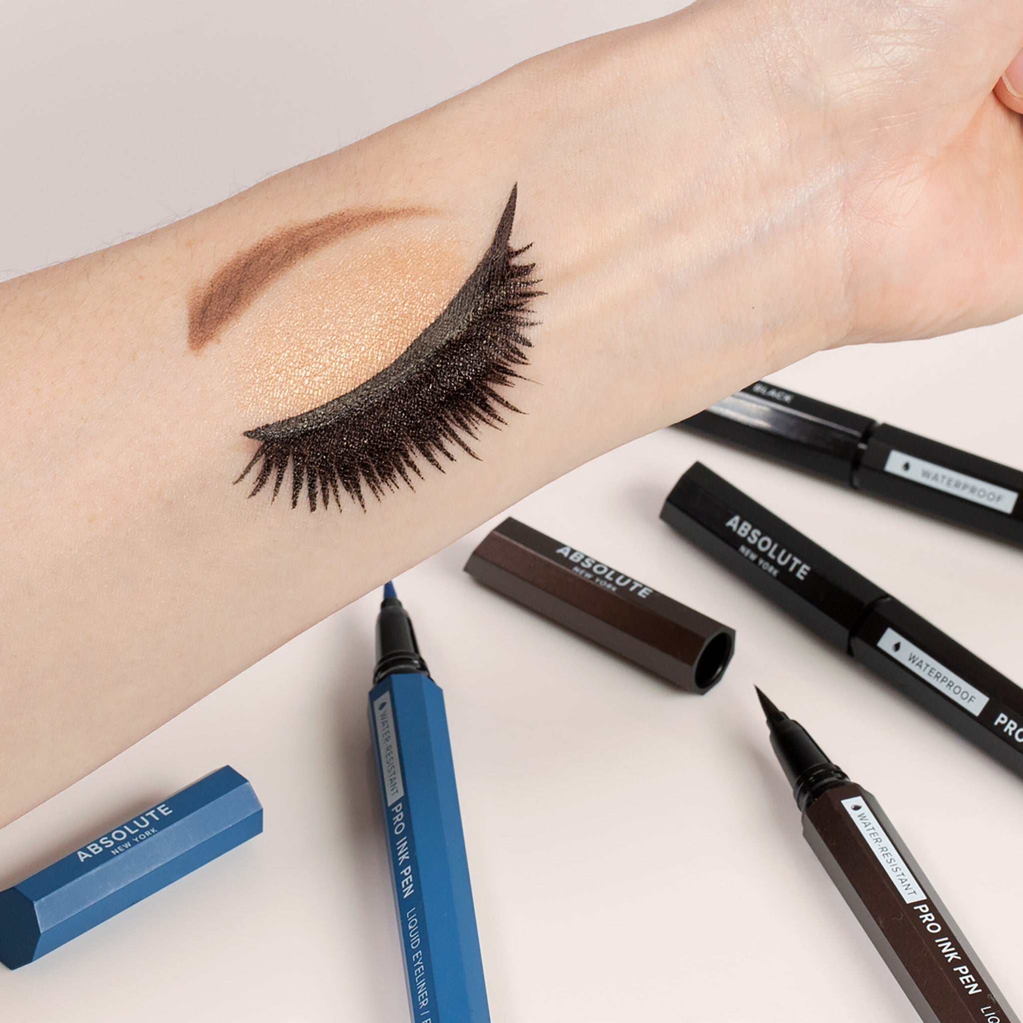 ABSOLUTE NEW YORK Pro Ink Pen Liquid Eyeliner Jet Black Eye-liner Feutre Liquide Noir Intense Tracé Précis
